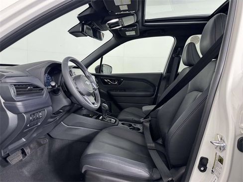 Used 2025 Subaru Forester Limited image 4