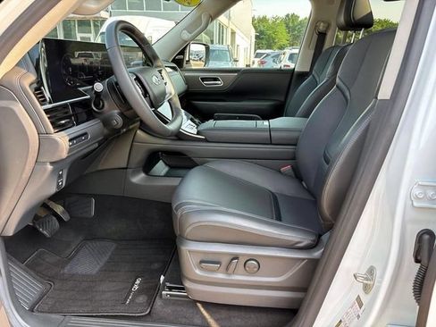 Used 2025 INFINITI QX80 Pure AWD/4WD image 9