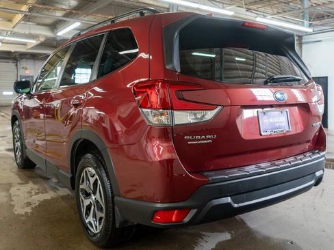 Used 2023 Subaru Forester Premium image 7