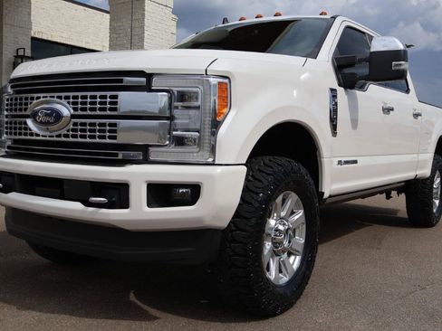 Used 2019 Ford F250 Platinum w/ Platinum Ultimate Package AWD/4WD image 2