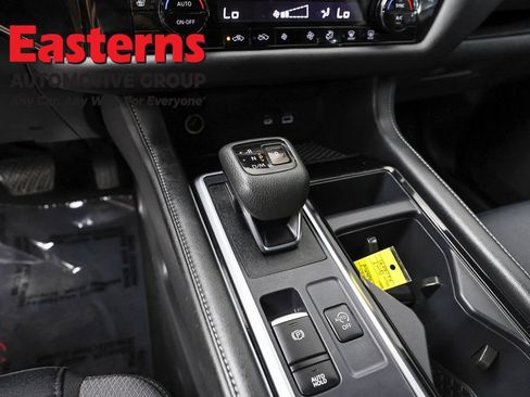 Used 2024 Nissan Pathfinder SV AWD/4WD image 13