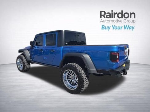 Used 2024 Jeep Gladiator Rubicon w/ Convenience Group AWD/4WD image 5