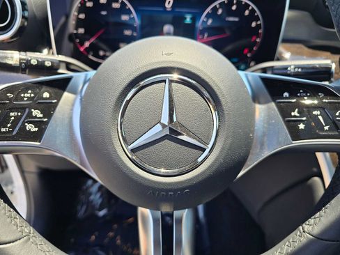 Used 2026 Mercedes-Benz GLC 300 4MATIC image 24