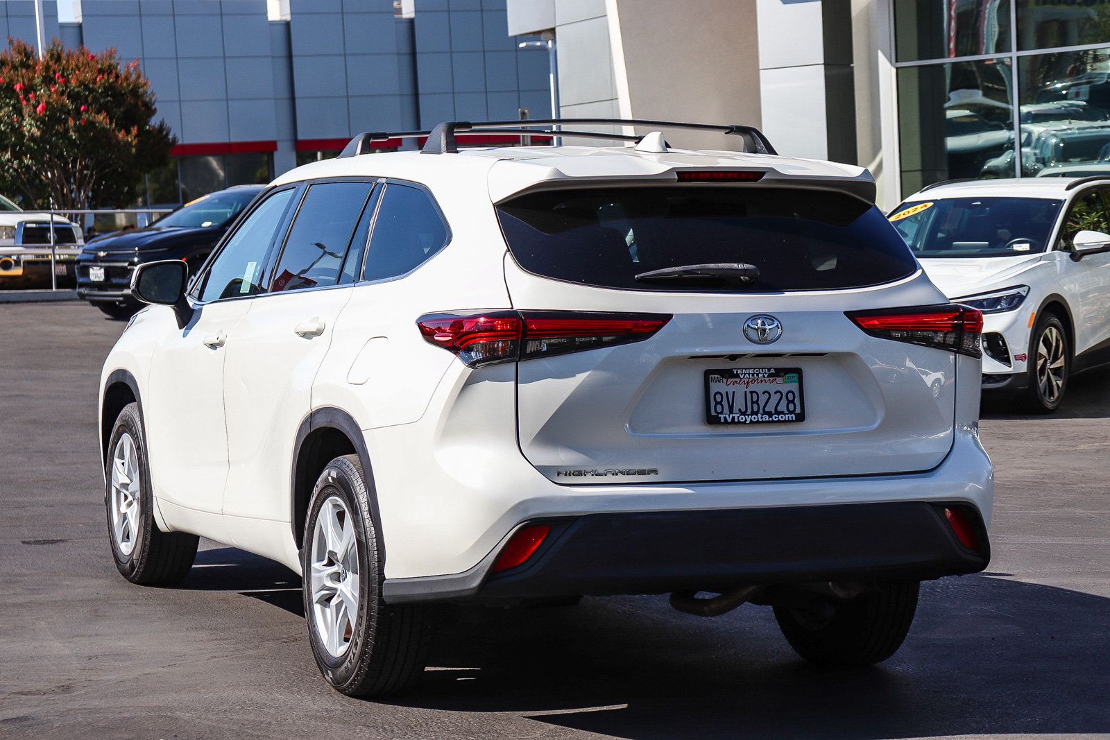Certified 2021 Toyota Highlander L FWD image 5