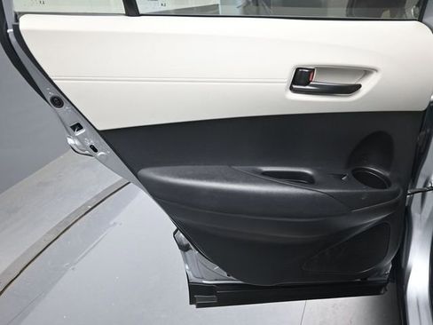 Used 2023 Toyota Corolla Cross L image 21
