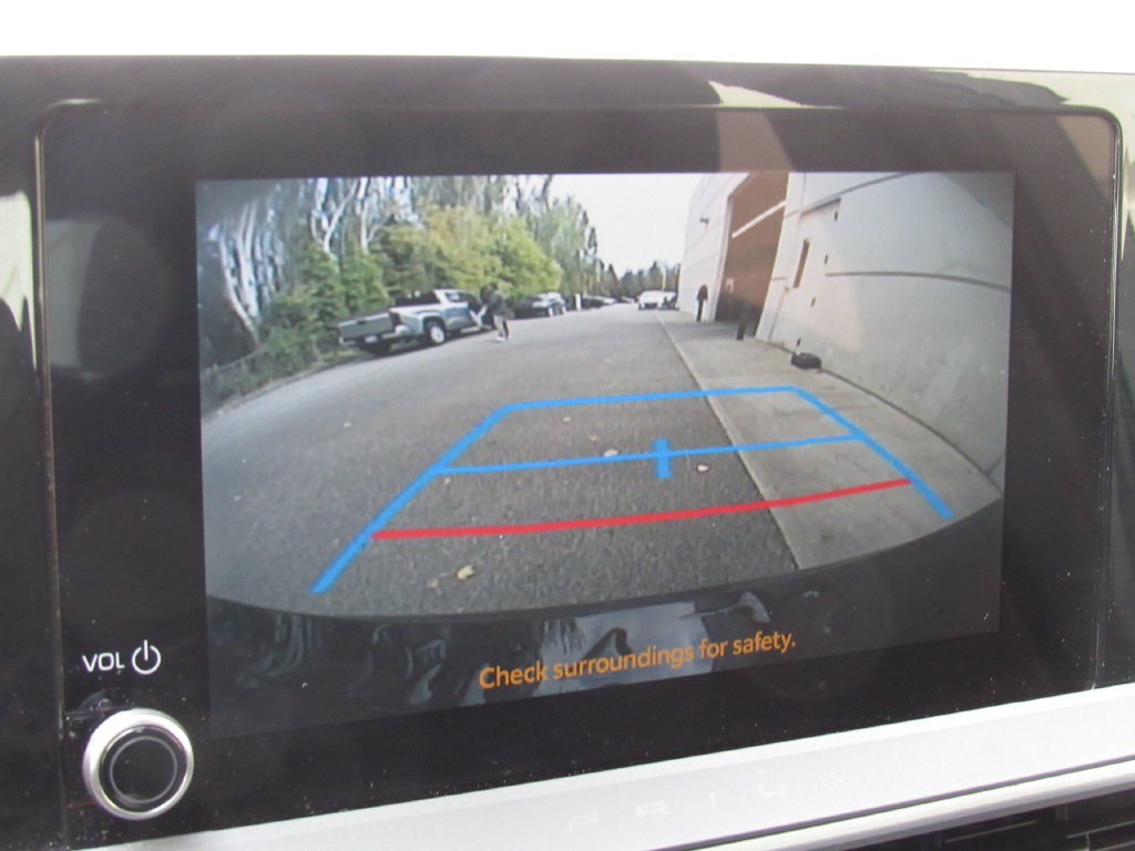 Certified 2025 Toyota Prius LE FWD image 29