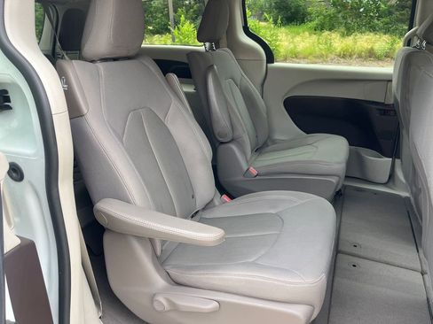 Used 2020 Chrysler Voyager LX w/ Cold Weather Group image 21