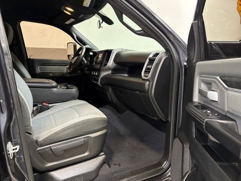 Used 2021 RAM 3500 Big Horn image 51