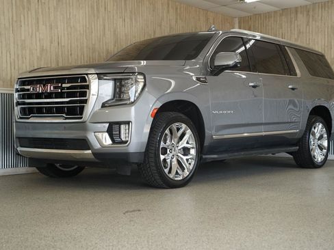 Used 2021 GMC Yukon XL SLT w/ SLT Premium Package AWD/4WD image 9