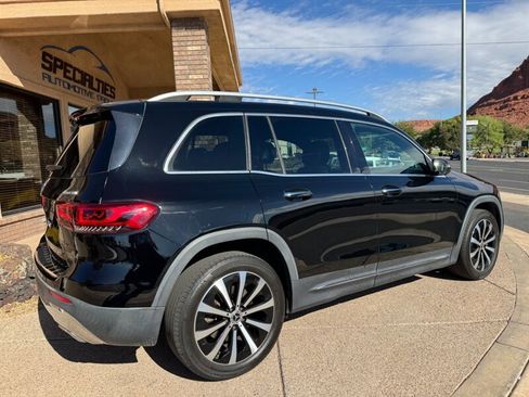 Used 2022 Mercedes-Benz GLB 250 4MATIC w/ Premium Package Lite image 32