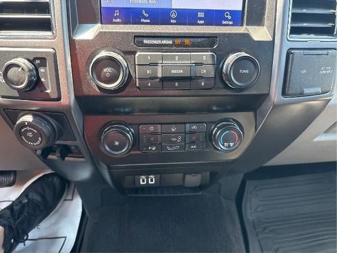 Used 2019 Ford F150 XLT w/ Equipment Group 302A Luxury AWD/4WD image 16