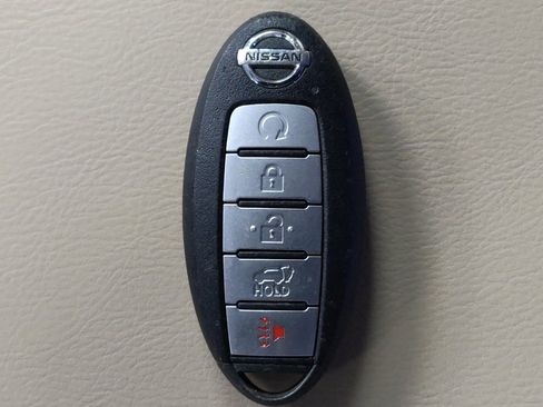 Used 2020 Nissan Pathfinder SL w/ Cargo Package FWD image 32