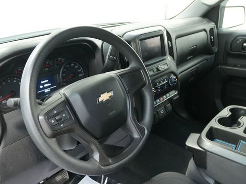 Used 2020 Chevrolet Silverado 1500 Custom w/ Custom Value Package image 14