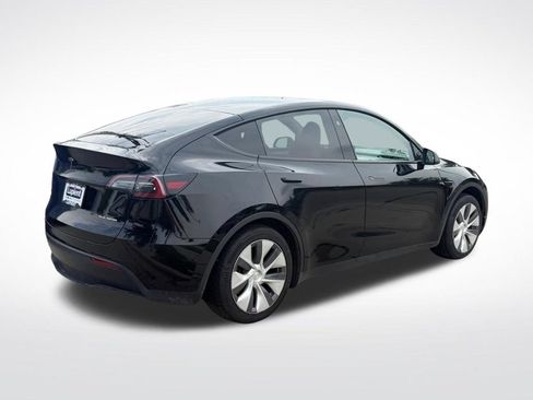 Used 2023 Tesla Model Y Long Range AWD/4WD image 3