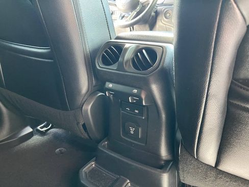 Used 2018 Jeep Wrangler Unlimited Sahara w/ Dual Top Group AWD/4WD image 32