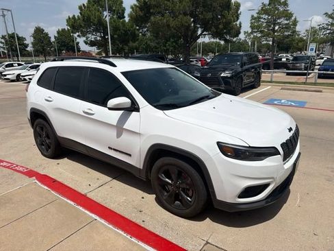 Used 2021 Jeep Cherokee Latitude Plus FWD image 8