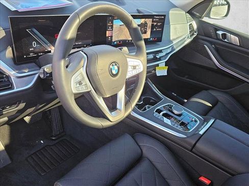 Used 2026 BMW X7 xDrive40i w/ Premium Package image 10