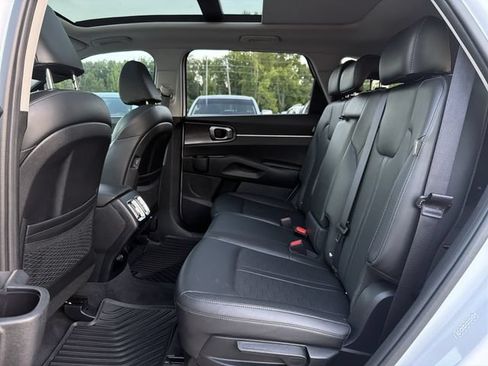 Used 2024 Kia Sorento S w/ Panoramic Sunroof Package FWD image 13