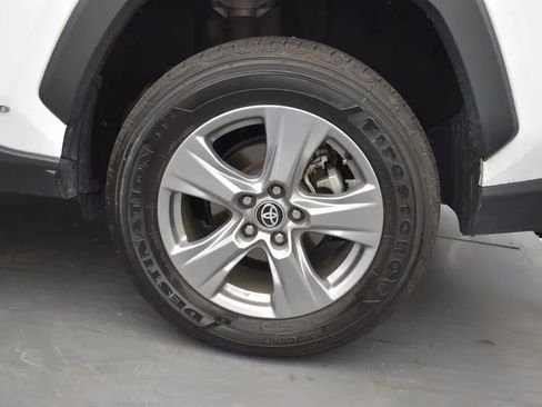 Used 2024 Toyota RAV4 XLE AWD/4WD image 36