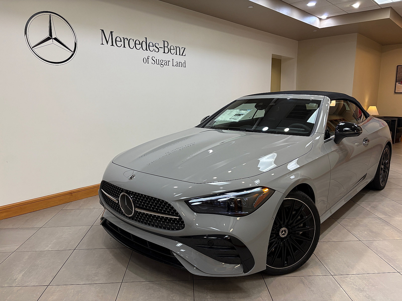 New 2027 Mercedes-Benz CLE 450 4MATIC Cabriolet image 2
