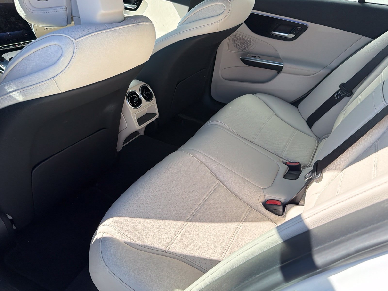 Used 2024 Mercedes-Benz C 300 Sedan image 9
