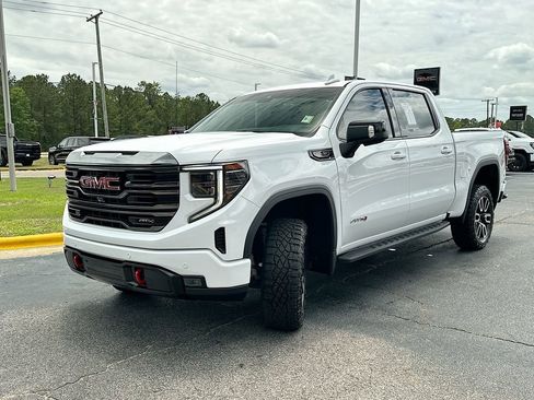 Used 2023 GMC Sierra 1500 AT4 w/ AT4 Premium Package AWD/4WD image 2