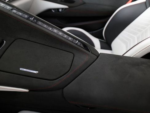 Used 2023 Chevrolet Corvette Stingray Premium Conv w/ Z51 Performance Package image 39