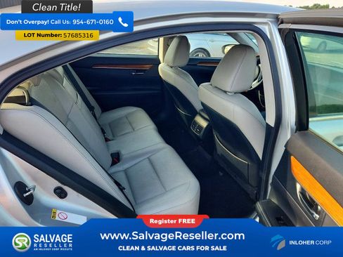 Used 2014 Lexus ES 300h w/ Luxury Package w/Bamboo Trim FWD image 13