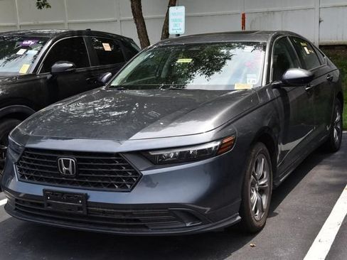 Used 2024 Honda Accord EX image 4