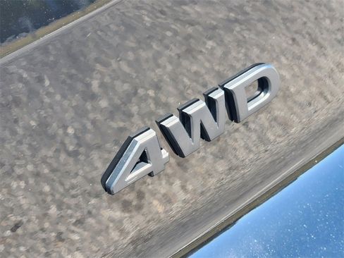 New 2025 Nissan Pathfinder SV image 8