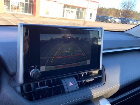 Used 2024 Toyota RAV4 XLE image 27