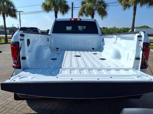 Used 2026 RAM 3500 Tradesman w/ Chrome Appearance Group A AWD/4WD image 7