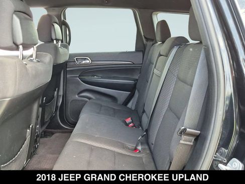 Used 2018 Jeep Grand Cherokee Laredo AWD/4WD image 16