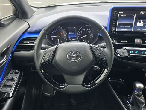 Used 2020 Toyota C-HR XLE FWD image 26