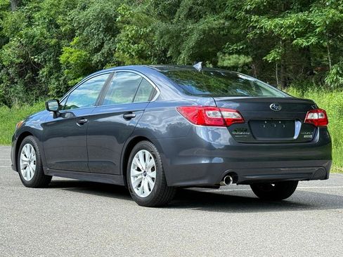 Used 2017 Subaru Legacy 2.5i Premium AWD/4WD image 2