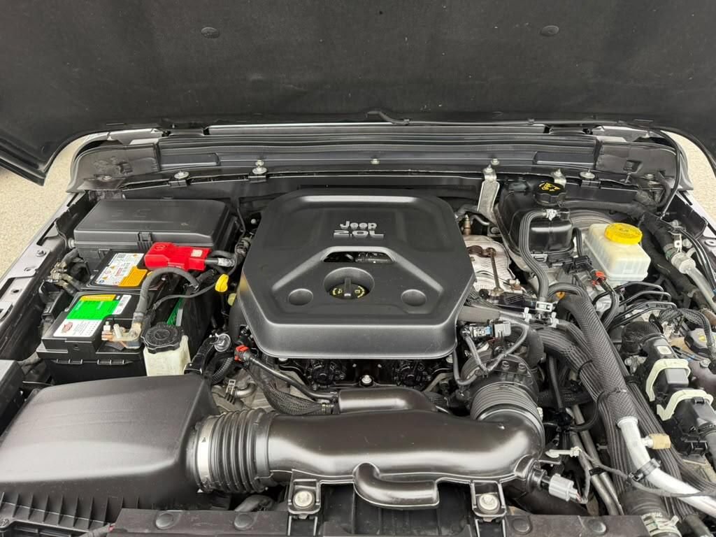 Used 2019 Jeep Wrangler Unlimited Sahara AWD/4WD image 22