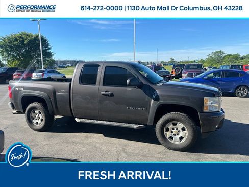 Used 2010 Chevrolet Silverado 1500 LT w/ Max Trailering Pack AWD/4WD image 3