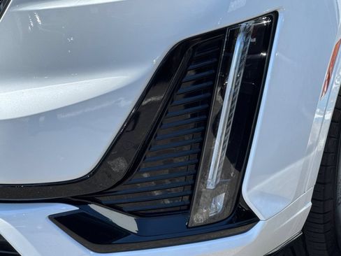 Certified 2024 Cadillac XT6 Premium Luxury AWD/4WD image 52