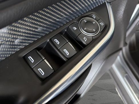 Used 2023 Cadillac XT4 Sport w/ Technology Package FWD image 9