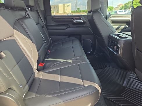 Used 2025 Chevrolet Silverado 3500 LTZ w/ LTZ Texas Edition AWD/4WD image 31