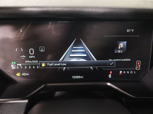 Used 2025 GMC Acadia Denali FWD image 4