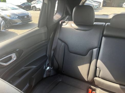 Used 2025 Jeep Compass Trailhawk AWD/4WD image 37