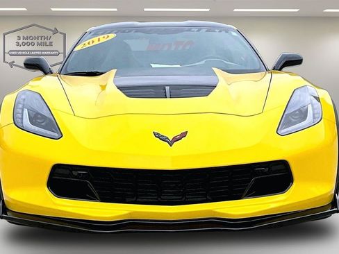 Used 2019 Chevrolet Corvette Z06 RWD image 2