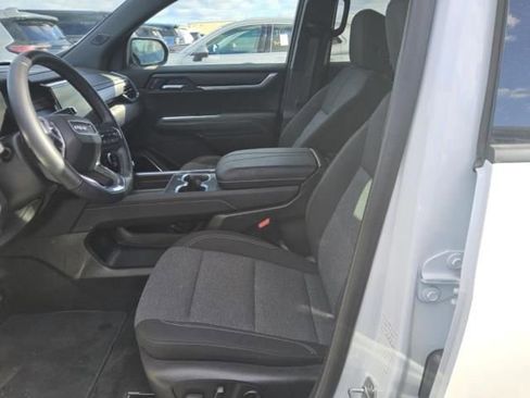 Used 2025 GMC Acadia Elevation image 3