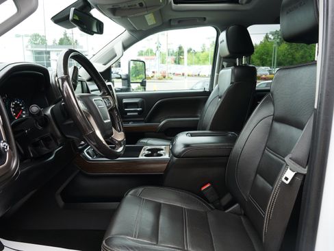 Used 2018 GMC Sierra 3500 Denali AWD/4WD image 17