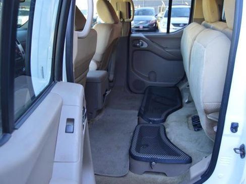 Used 2014 Nissan Frontier SV w/ SV Value Truck Package image 43