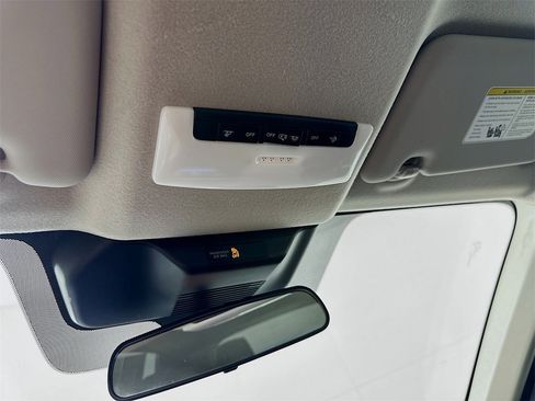 Used 2025 Nissan Kicks S image 31