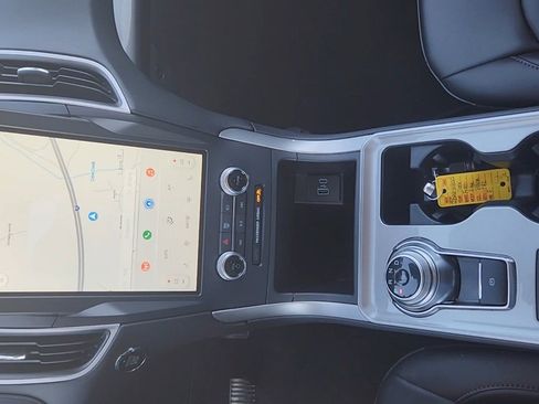 Certified 2024 Ford Edge SEL image 16