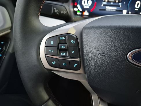 New 2025 Ford Explorer Active w/ Active Comfort Package image 26