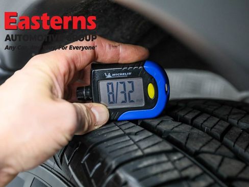 Used 2021 Nissan Rogue SV w/ Premium Package image 32